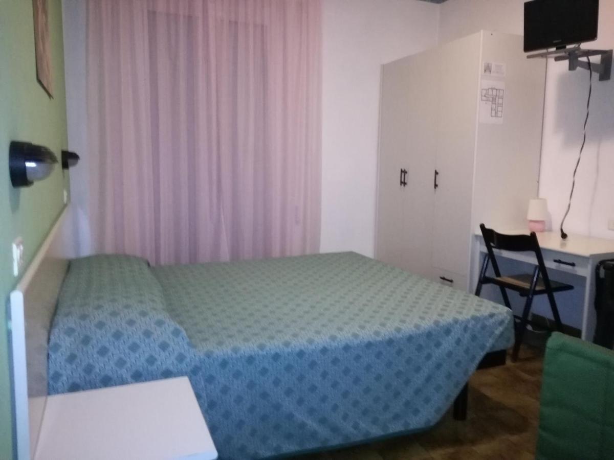 Hotel Biancospino Римини Экстерьер фото