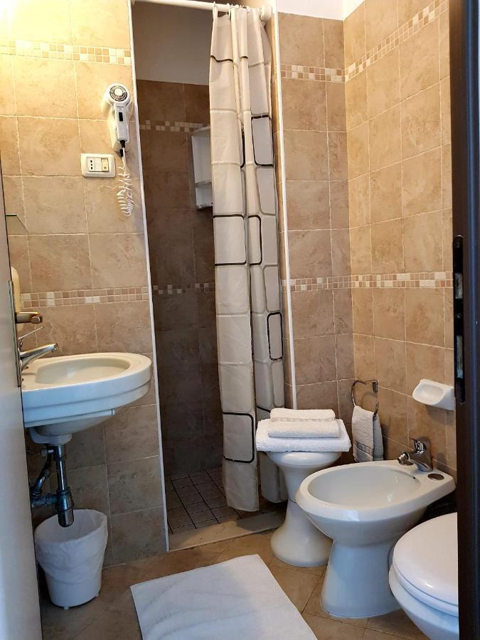 Hotel Biancospino Римини Экстерьер фото